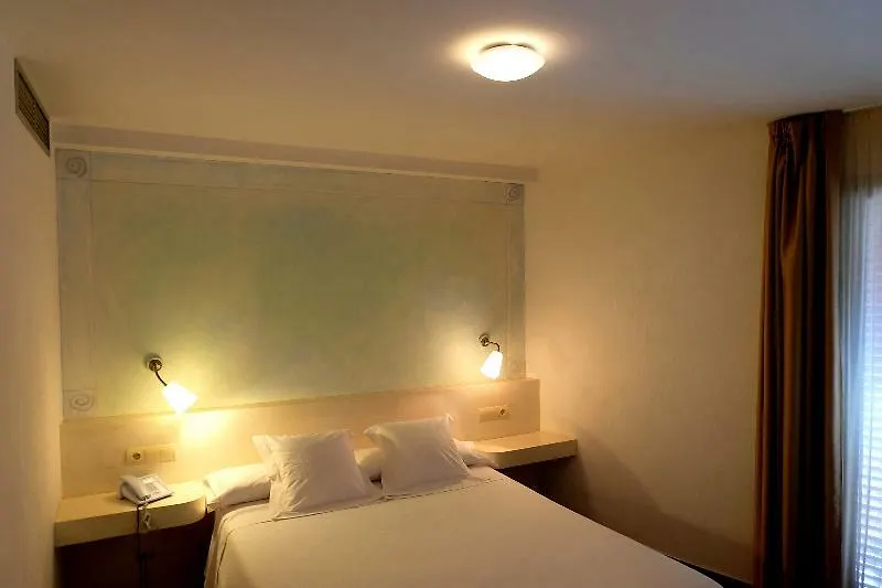 Hotel Carmen Roses
